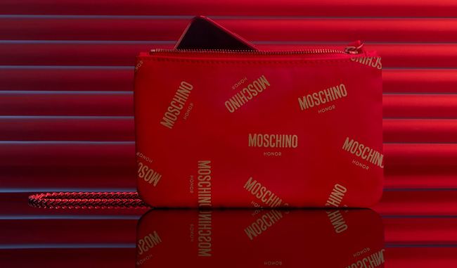 Moschino Honor 20 teaser